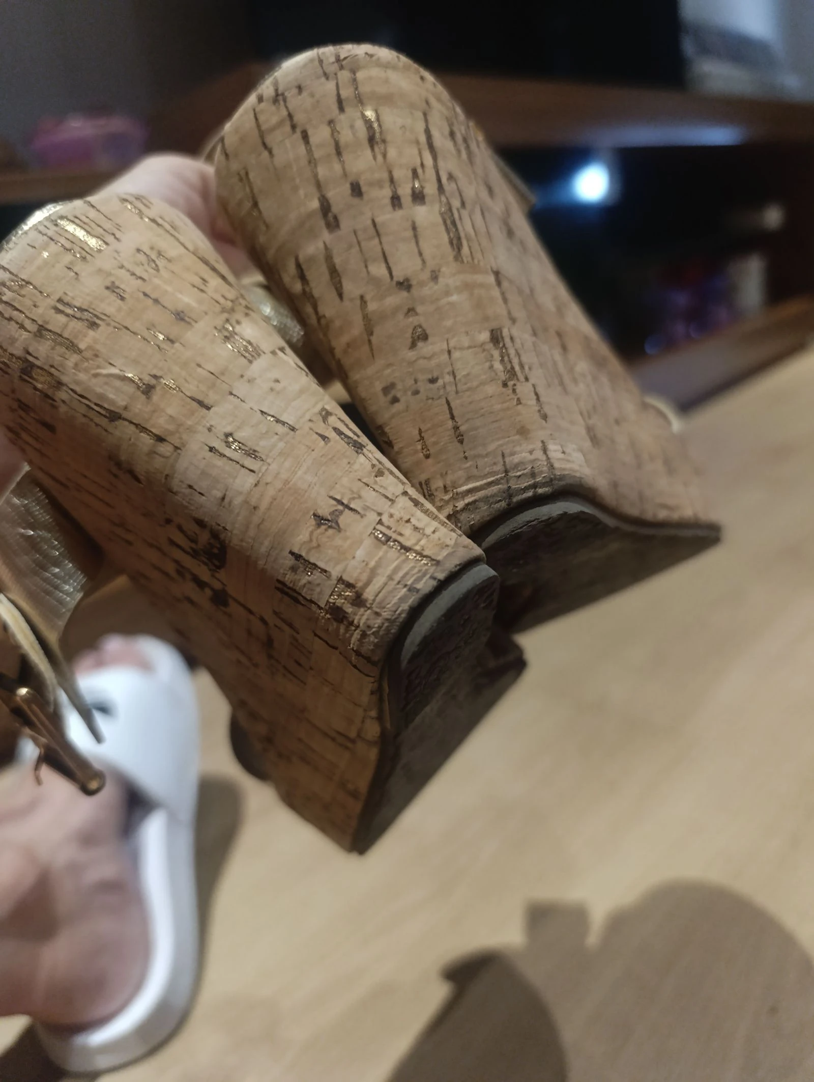 Sandalia cuña dorada  – photo 12
